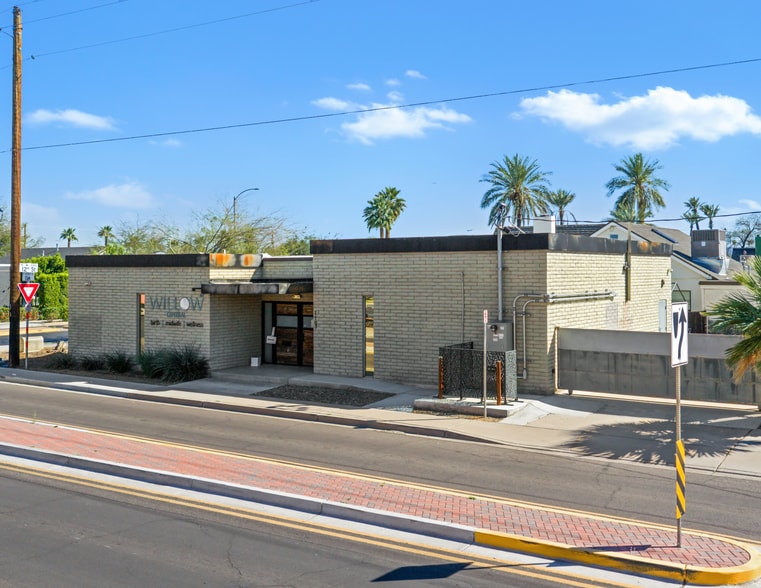 Primary Photo Of 1197 E Oak St, Phoenix Medical For Sale