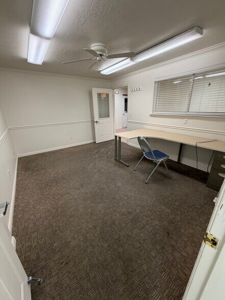 More Photos Of 150 E 400 N, Salem Manufacturing For Lease