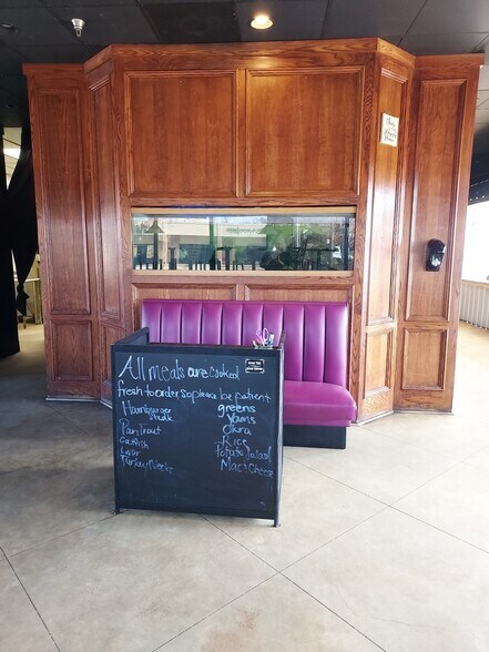 More Photos Of 6954 Old Canton Rd, Ridgeland Storefront Retail Office For Lease