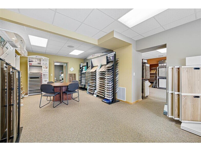 More Photos Of 206-208 Mineral Springs Rd, Owatonna Storefront Retail Office For Sale