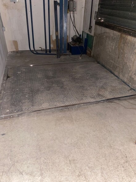 More Photos Of 611 Luzerne St, Scranton Storefront For Lease