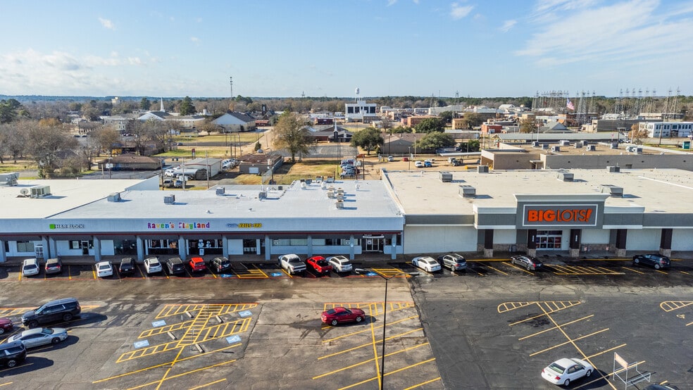 More Photos Of 98-110 Midtown Dr, Kilgore Unknown For Lease