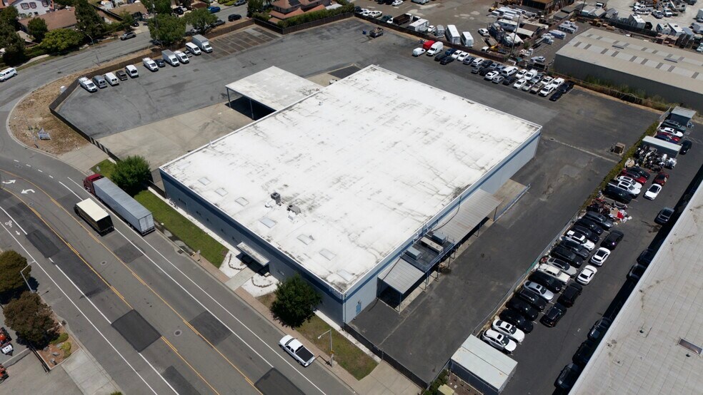 More Photos Of 8239 Enterprise Dr, Newark Manufacturing For Sale