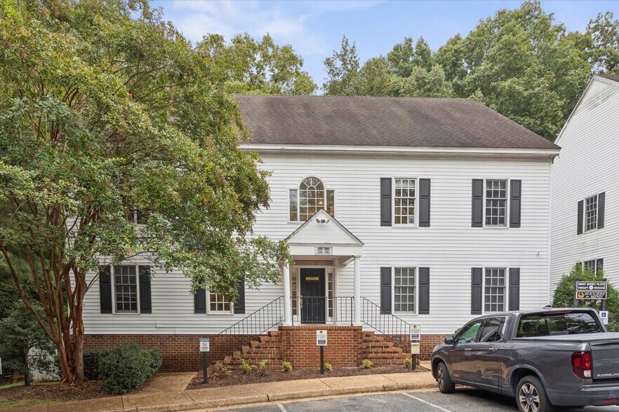 More Photos Of 5000 New Point Rd, Williamsburg Office For Sale