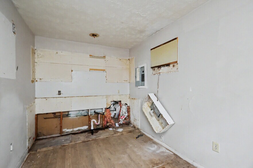 More Photos Of 23 Grand Ave, Norwalk Apartments For Sale