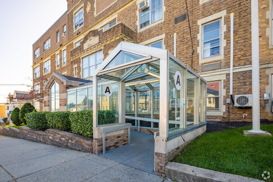 More Photos Of 206 Bergen Ave, Kearny Medical For Lease