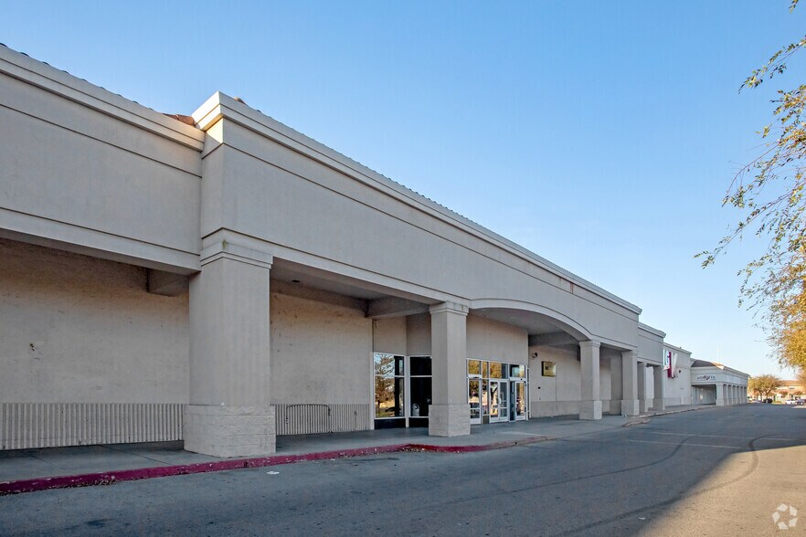 More Photos Of 341-351 Tres Pinos Rd, Hollister Unknown For Sale