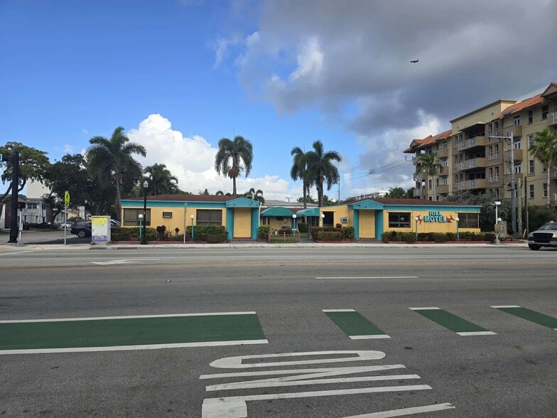 More Photos Of 418 S Federal Hwy, Hollywood Hotel For Sale
