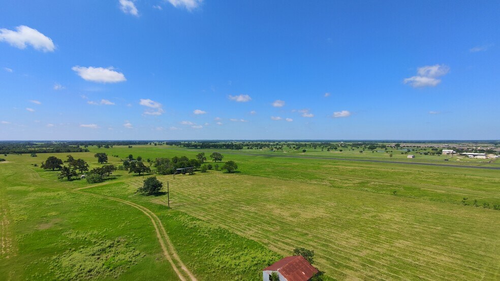 More Photos Of 415 Veterans Memorial Dr, Navasota Land For Sale