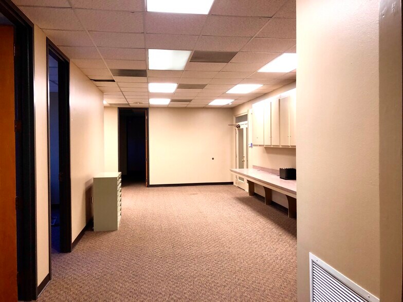 More Photos Of 3029 S Sherwood Forest Blvd, Baton Rouge Loft Creative Space For Lease