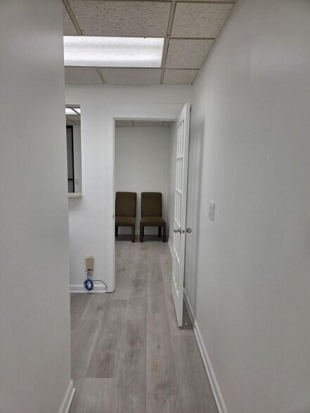 More Photos Of 601 W Central Rd, Mount Prospect Medical For Lease