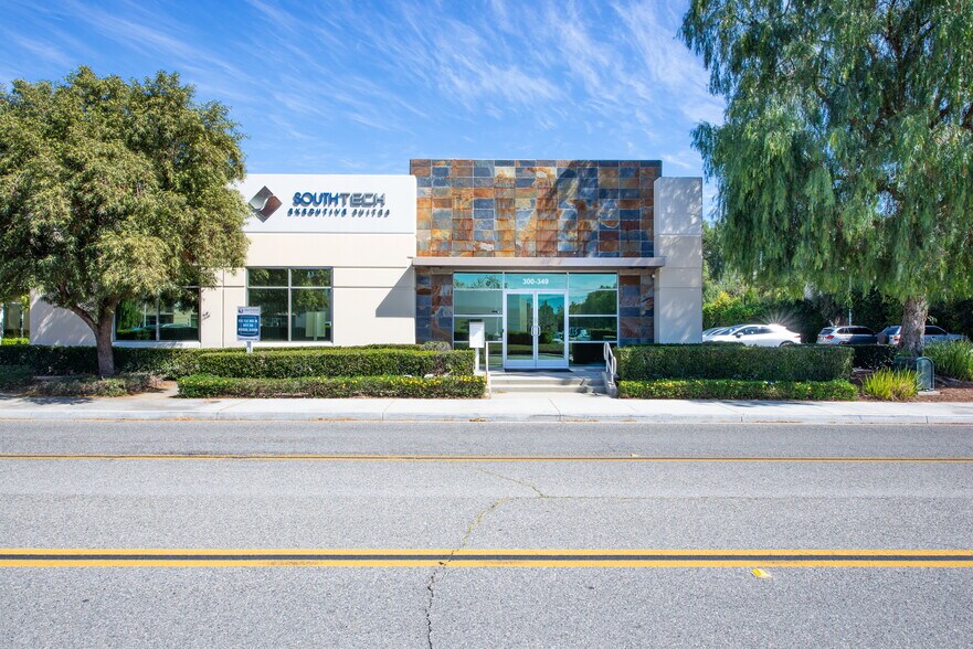 More Photos Of 4181 Flat Rock Dr, Riverside Office For Lease