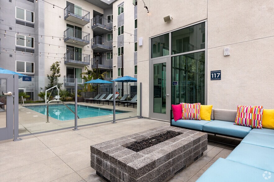 More Photos Of 11311 Chandler Blvd, North Hollywood Apartments For Lease