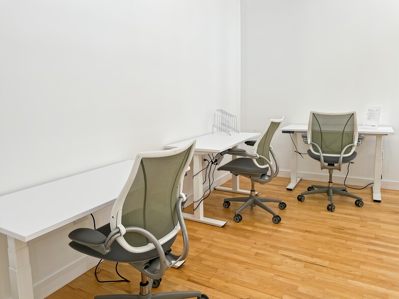 More Photos Of 122 W Pine St, Orlando Coworking Space