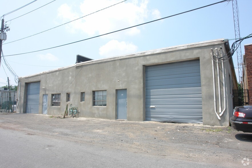 More Photos Of 1615 Pennsylvania Ave, Linden Warehouse For Lease