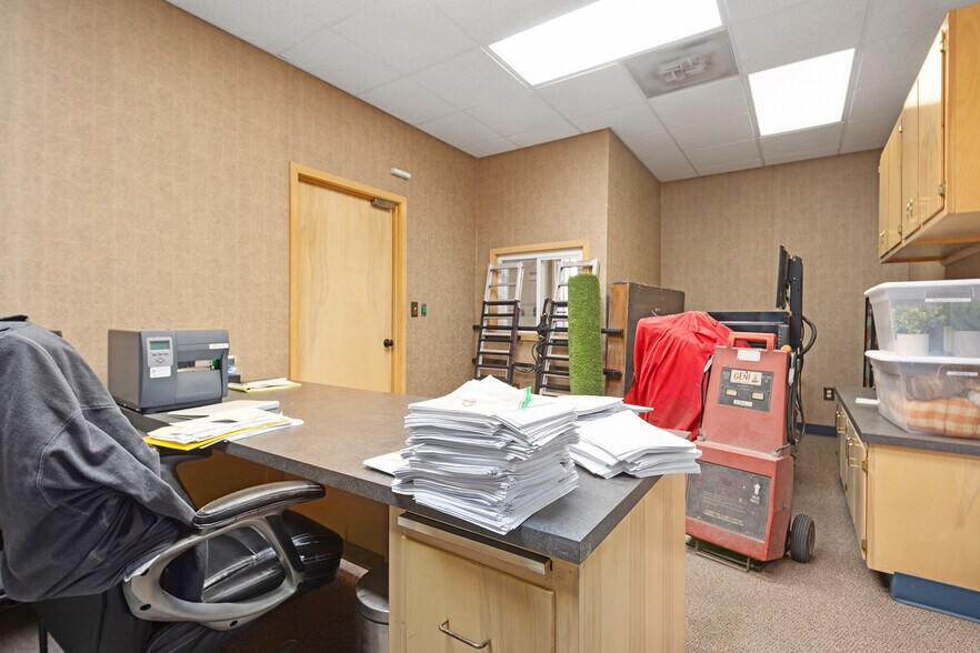 More Photos Of 814 Brooklyn Ave, Kansas City Warehouse For Sale
