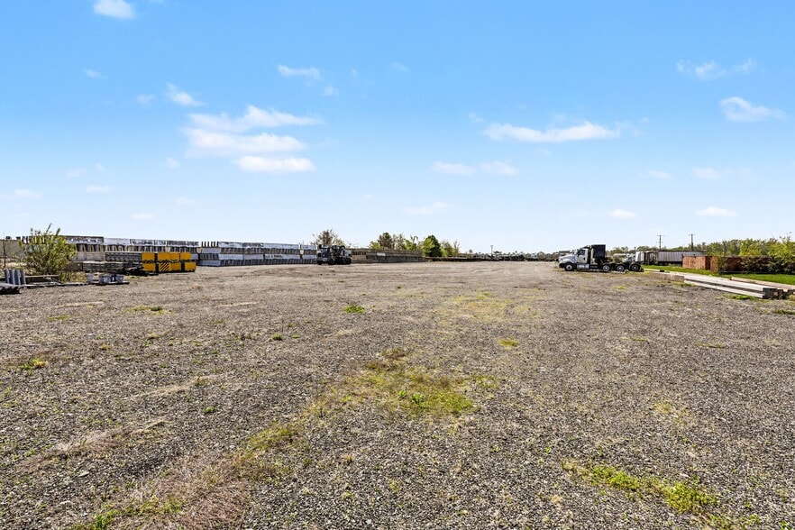 More Photos Of 11084 Dennis W Kerns Pky, King George Warehouse For Sale