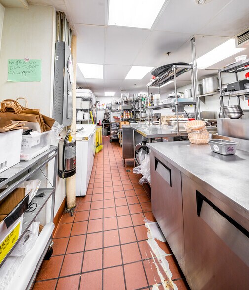 More Photos Of 108 W 2nd St, Los Angeles Apartments For Lease