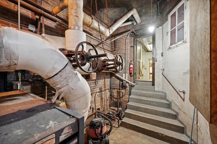 More Photos Of 725 Navarre Ave, Toledo Religious Facility For Sale