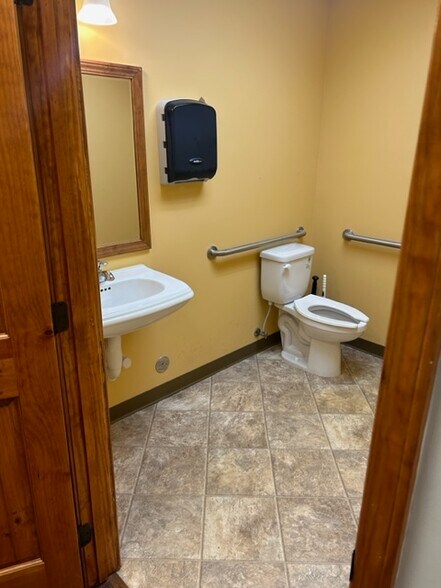 More Photos Of 316 Knox Rd, Knoxville Medical For Lease