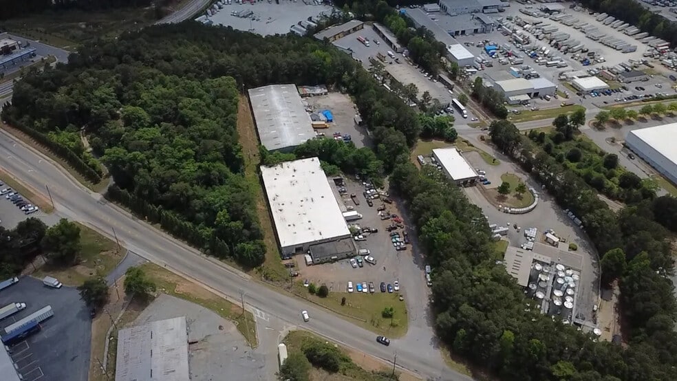 More Photos Of 2435 Stone Mountain Lithonia Rd, Lithonia Warehouse For Lease