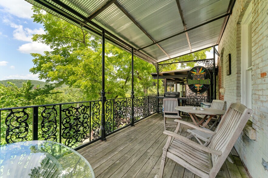 More Photos Of 87 Spring St, Eureka Springs Storefront Retail Residential For Sale