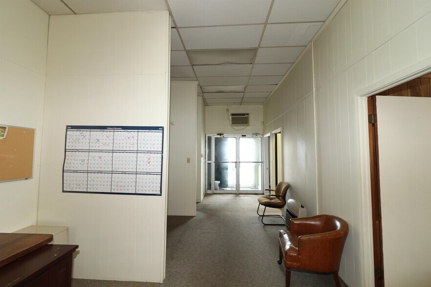 More Photos Of 617 N 22nd Ave, Humboldt Office For Sale