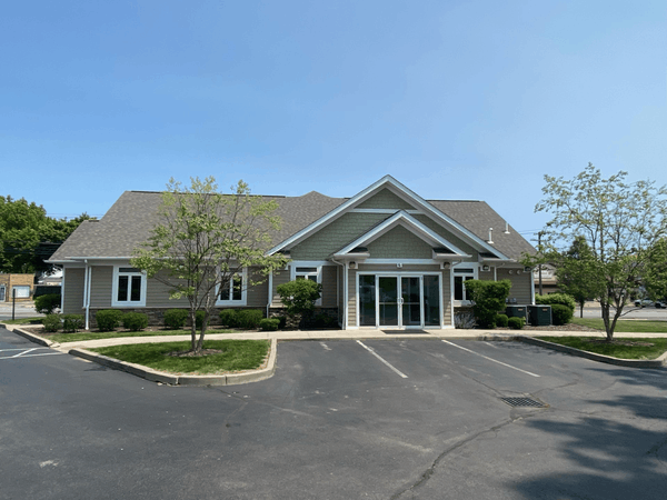 Primary Photo Of 1100 Portage Trl, Cuyahoga Falls Medical For Sale