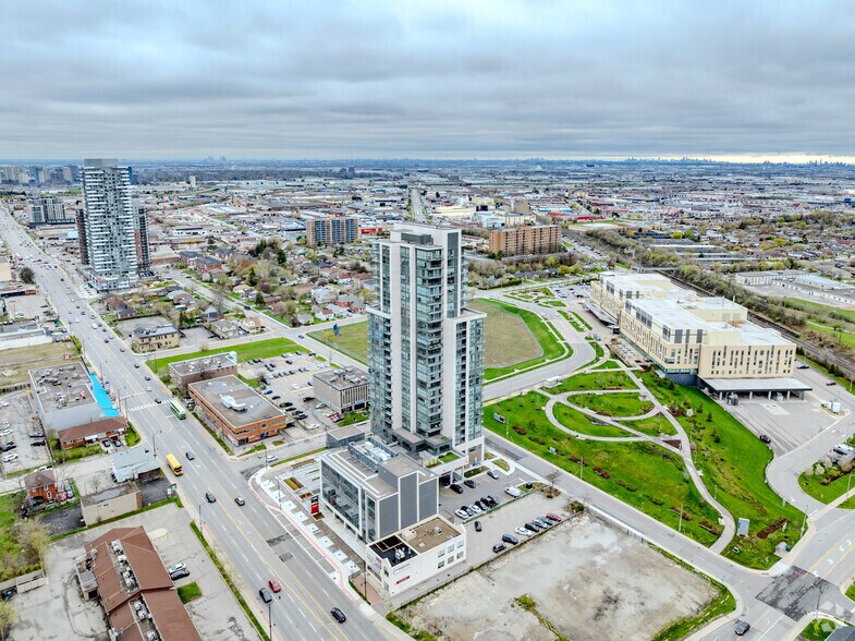 More Photos Of 15 Lynch St, Brampton Apartments For Lease