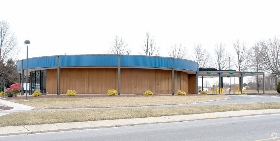 More Photos Of 620 E Rt 33, Hightstown Restaurant For Sale