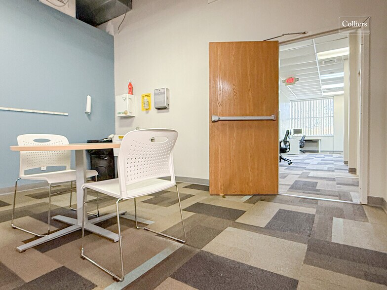 More Photos Of 2809 Banksville Rd, Pittsburgh Light Manufacturing For Lease