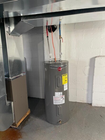 More Photos Of 8443 Chalfonte St, Detroit Flex For Sale