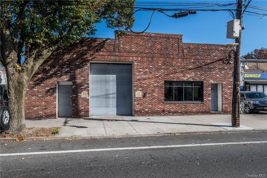 Primary Photo Of 412 City Island Ave, Bronx Warehouse For Sale