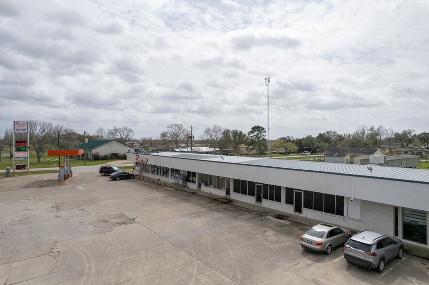 More Photos Of 4230 E FM 1462 Rd, Rosharon Storefront Retail Office For Lease