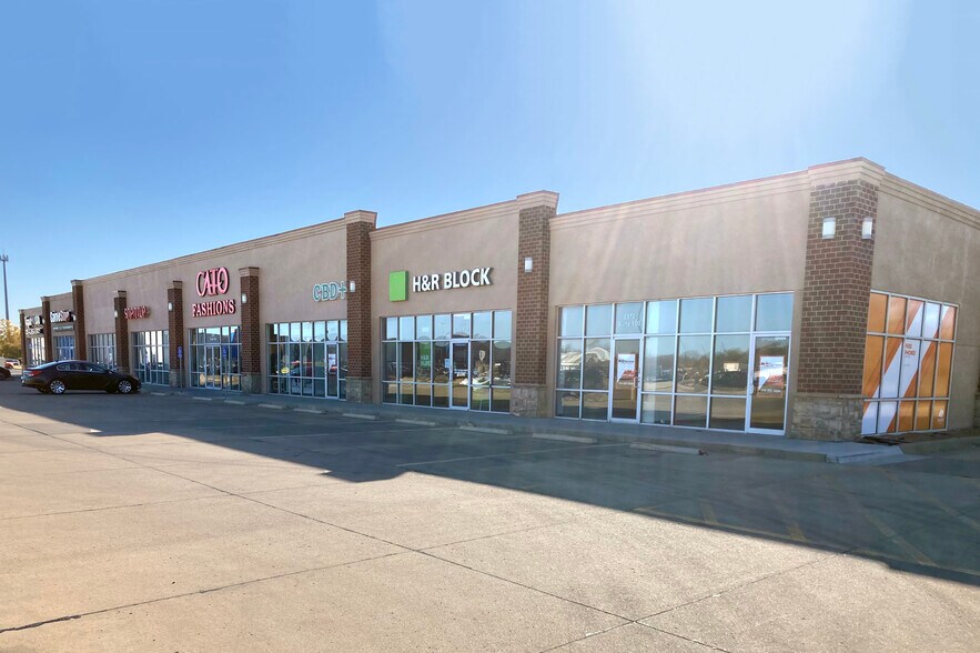 More Photos Of 2570 S Broadway, Wichita General Retail For Lease