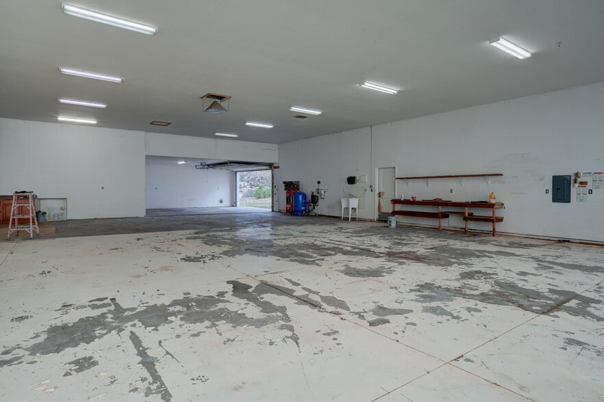 More Photos Of 3760 E Airport Dr, Rimrock Specialty For Sale