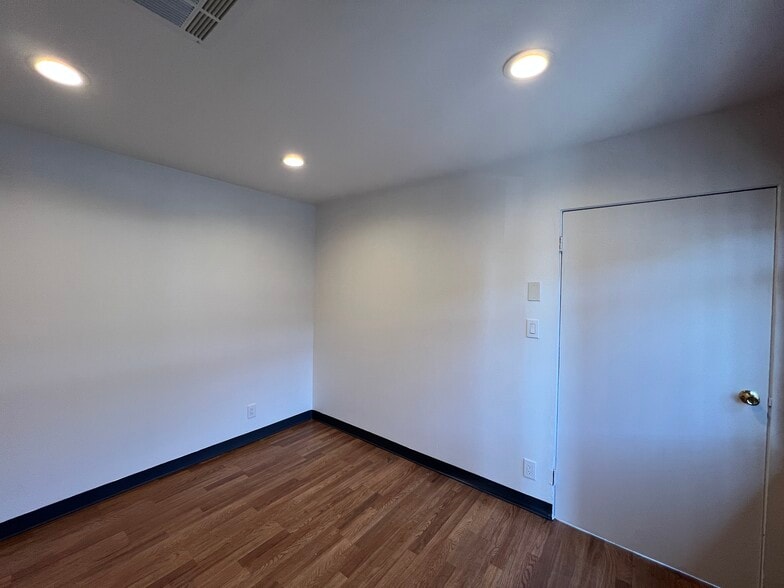More Photos Of 7411 Laurel Canyon Blvd, North Hollywood Warehouse For Lease