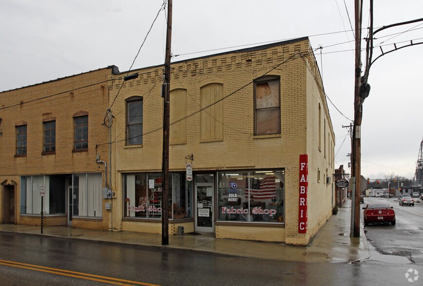 Primary Photo Of 124 N College St, Lebanon Storefront Retail Office For Lease