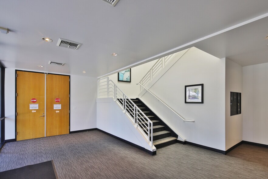 More Photos Of 23351-23361 Madero, Mission Viejo Research And Development For Lease