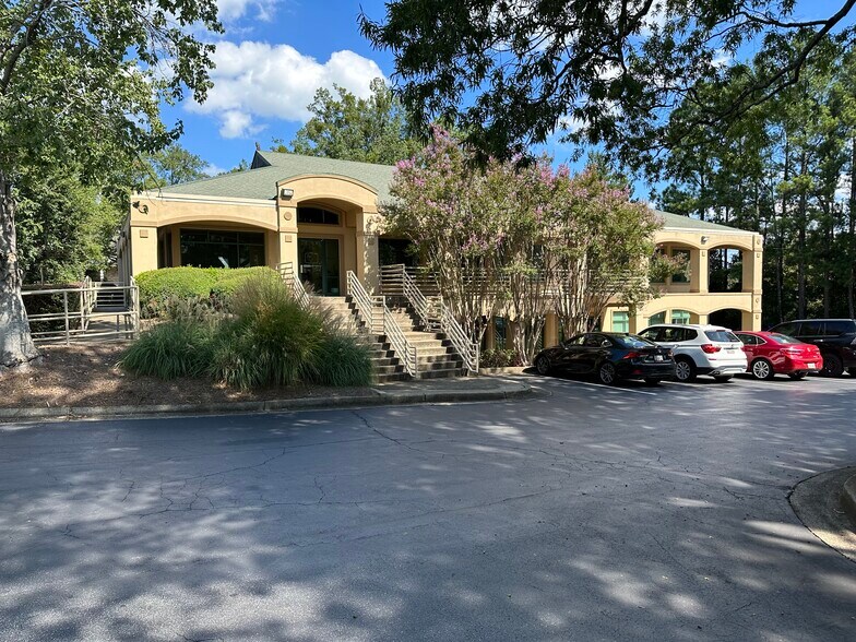 More Photos Of 810 Canton Rd, Marietta Medical For Lease