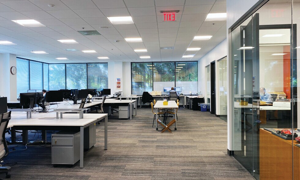 More Photos Of 275 Interstate North Cir SE, Atlanta Office For Lease