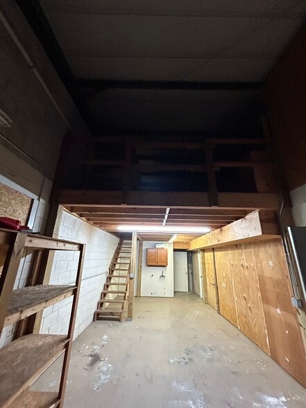 More Photos Of 3903 Industry Blvd, Lakeland Warehouse For Lease