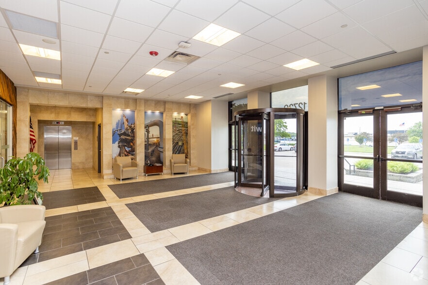 More Photos Of 12500 I St, Omaha Unknown For Lease