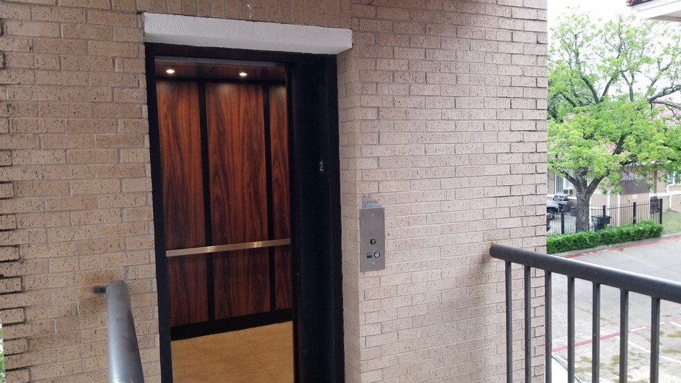 More Photos Of 4455 Camp Bowie Blvd, Fort Worth Office For Lease