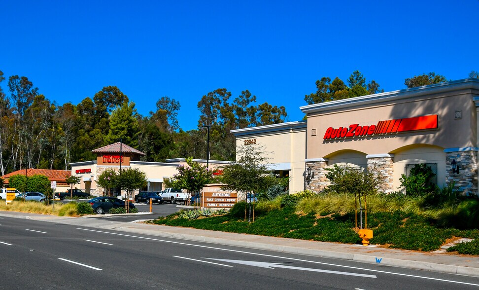 More Photos Of 22902-22922 Los Alisos Blvd, Mission Viejo Convenience Store For Lease