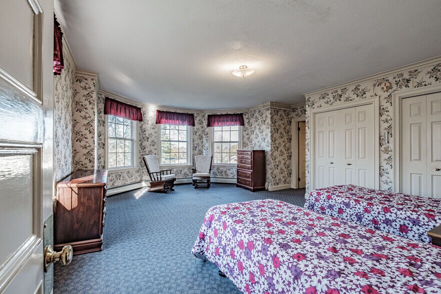 More Photos Of 257 South St, Biddeford Specialty For Sale