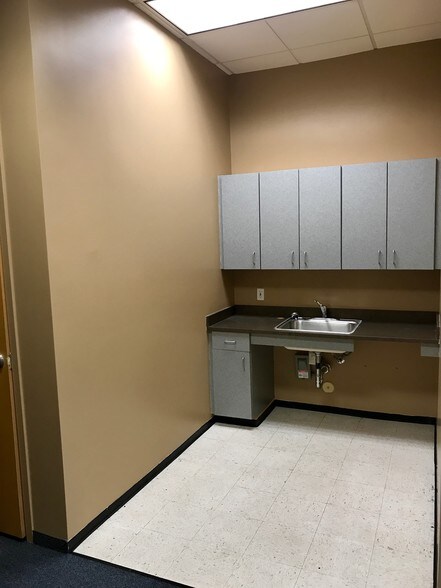 More Photos Of 1959 S Val Vista Dr, Mesa Office For Lease