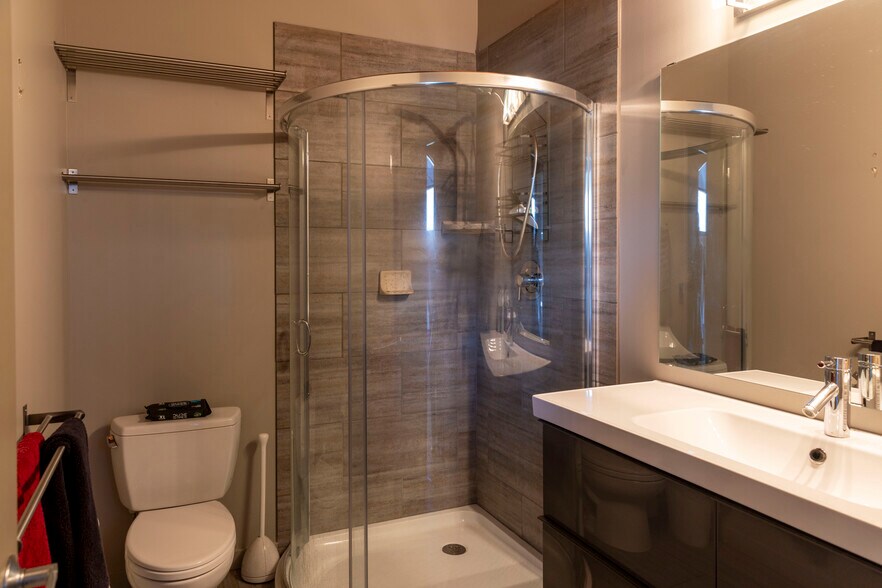 More Photos Of 2424 Wall Ave, Ogden Storefront For Sale