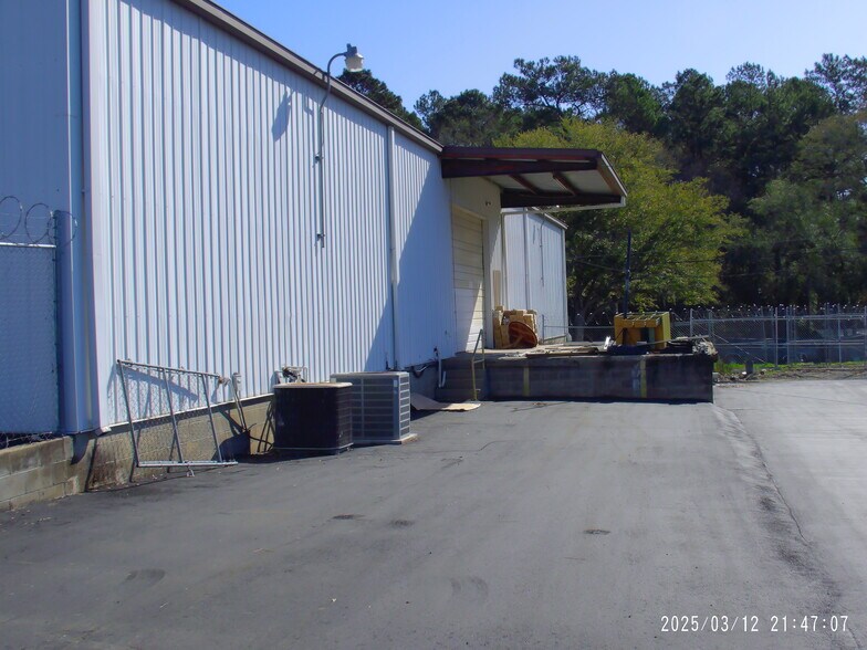 More Photos Of 25040-25058 Blue Star hwy, Quincy Industrial For Lease