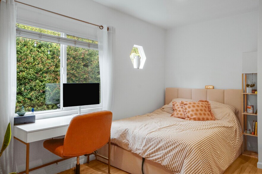 More Photos Of 705 Flower Ave, Venice Apartments For Sale